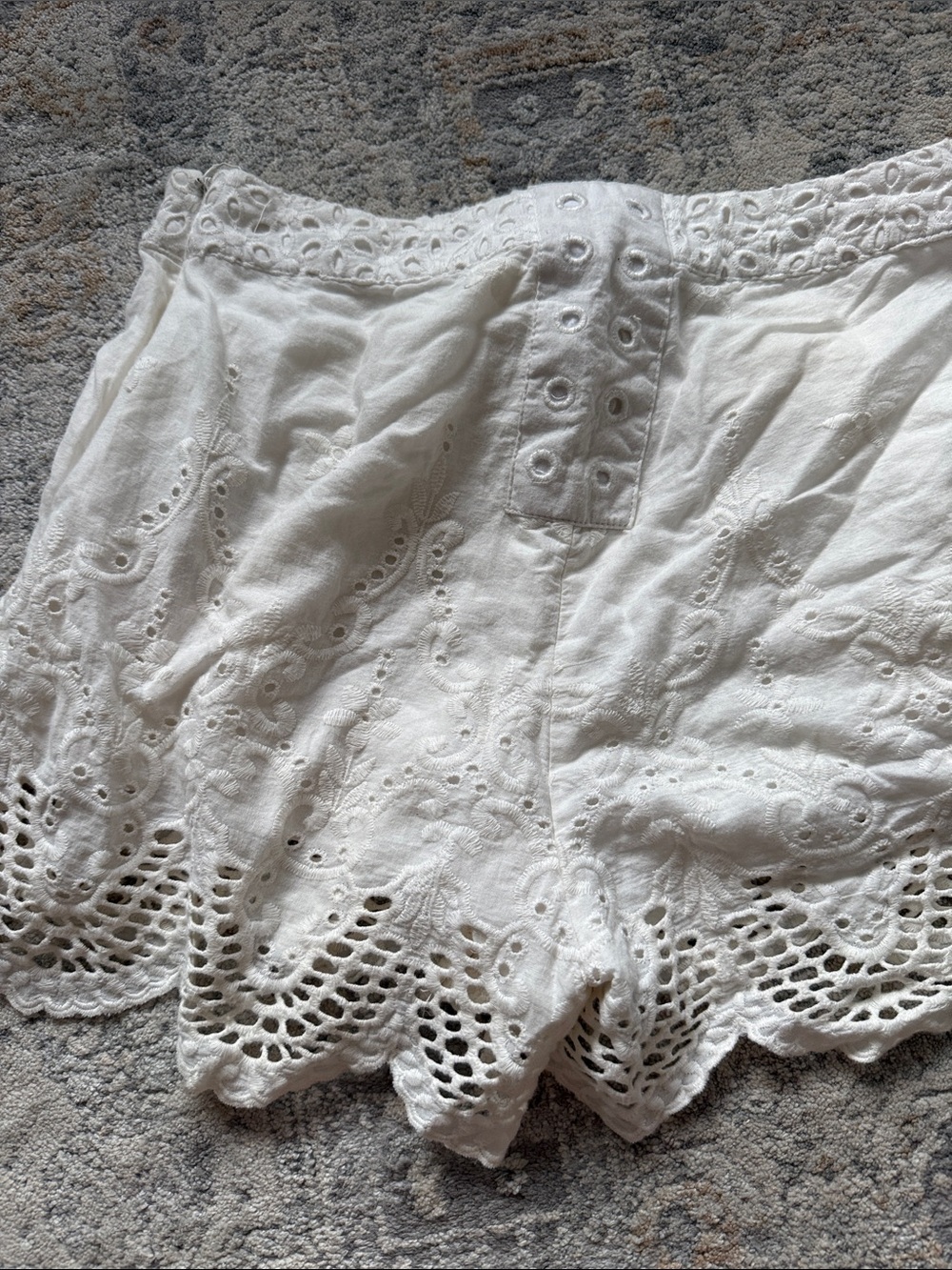 Kimchi Blue White Eyelet Lace High-Rise Shorts - Picture 3 of 4